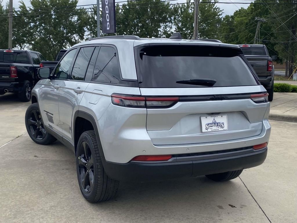 New 2026 Jeep Grand Cherokee Limited w/ Limited Altitude Package RWD image 34