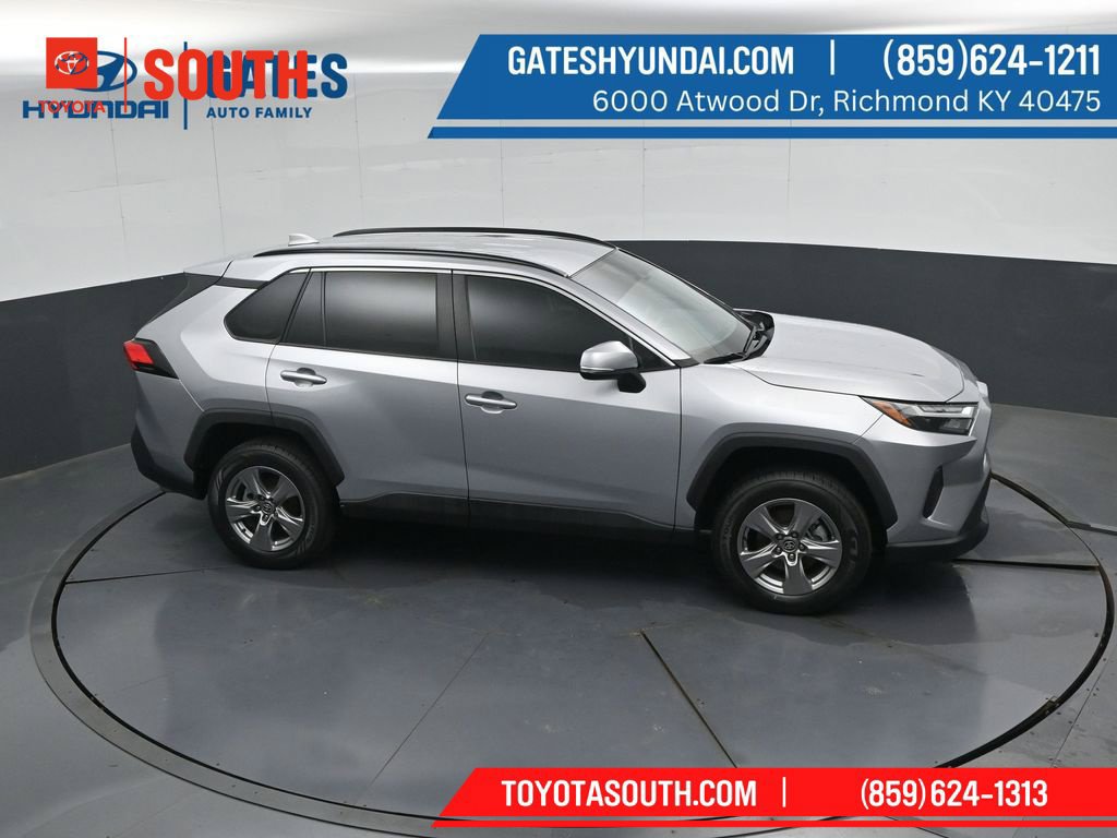 Used 2024 Toyota RAV4 XLE AWD/4WD image 44