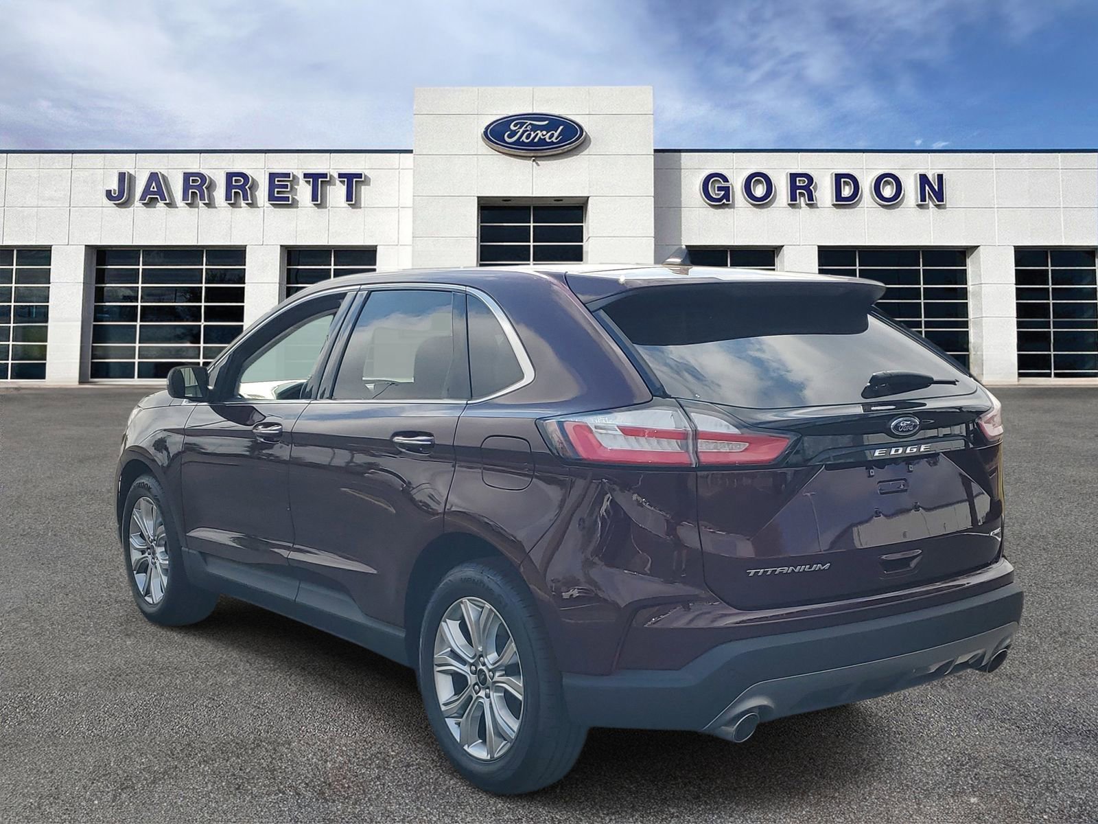 Certified 2024 Ford Edge Titanium image 3