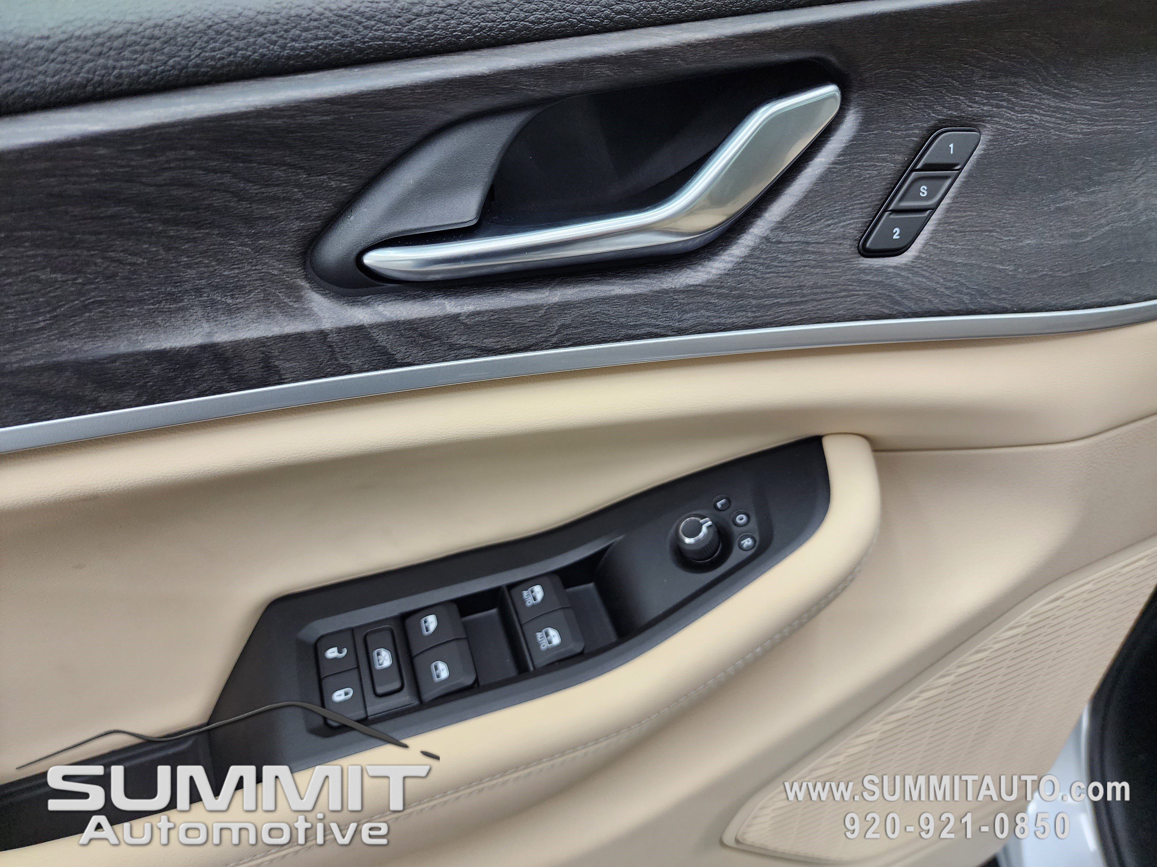 New 2025 Jeep Grand Cherokee Limited w/ Black Appearance Package image 38