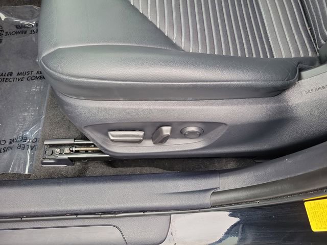 Used 2023 Toyota Camry SE FWD image 12