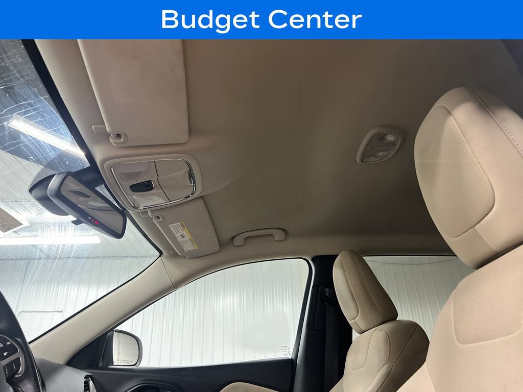 Used 2017 Jeep Cherokee Latitude w/ Safety/Convenience Group AWD/4WD image 26