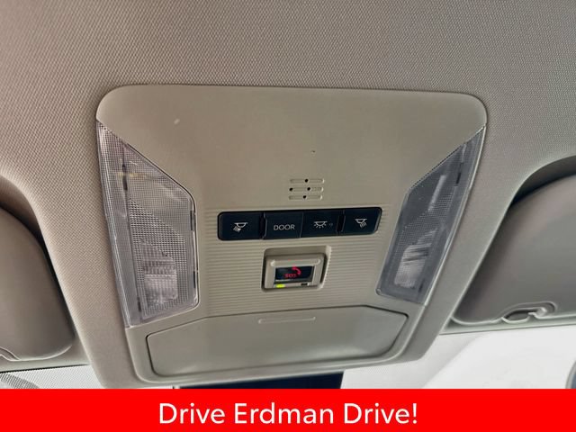 Used 2022 Toyota RAV4 LE FWD image 17