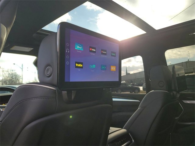 Certified 2025 Cadillac Escalade ESV Sport w/ Touring Package image 27