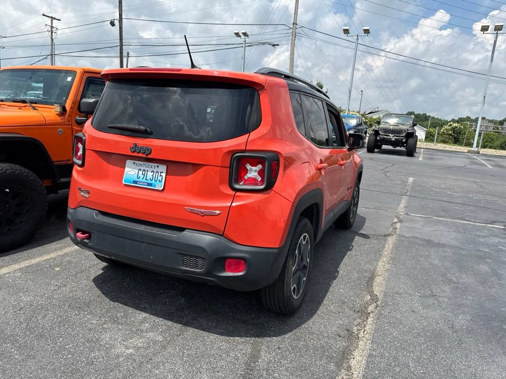 Used 2015 Jeep Renegade Trailhawk w/ Popular Equipment Group AWD/4WD image 17