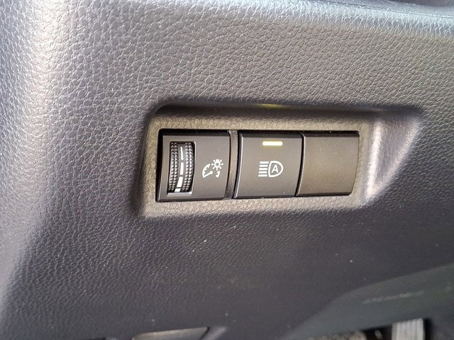 Used 2021 Toyota RAV4 XLE w/ Carpet Mat Package (TMS) image 30