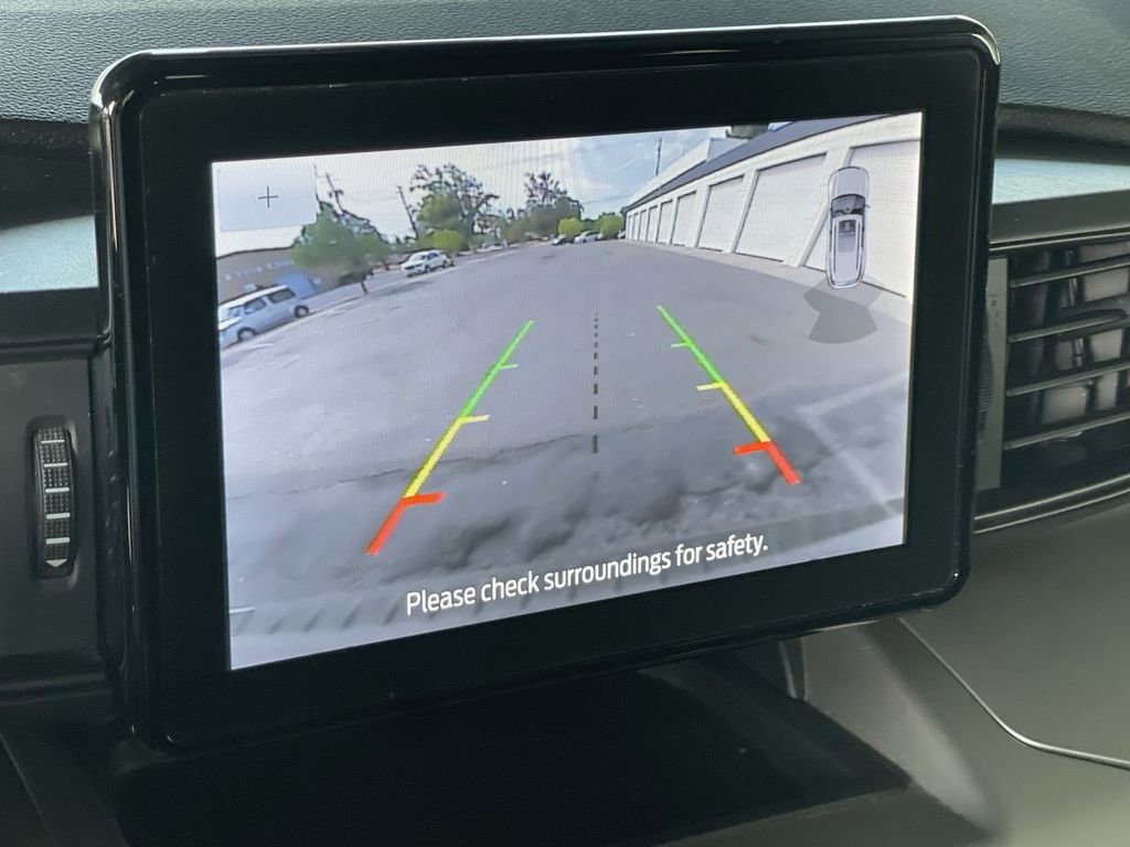 Used 2022 Ford Explorer XLT image 14