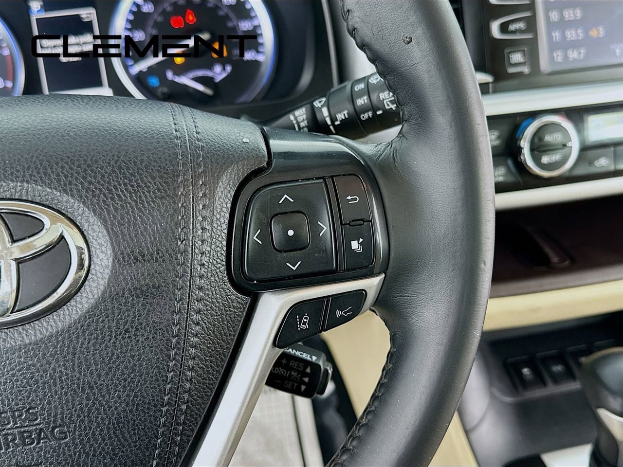Used 2019 Toyota Highlander Limited AWD/4WD image 17