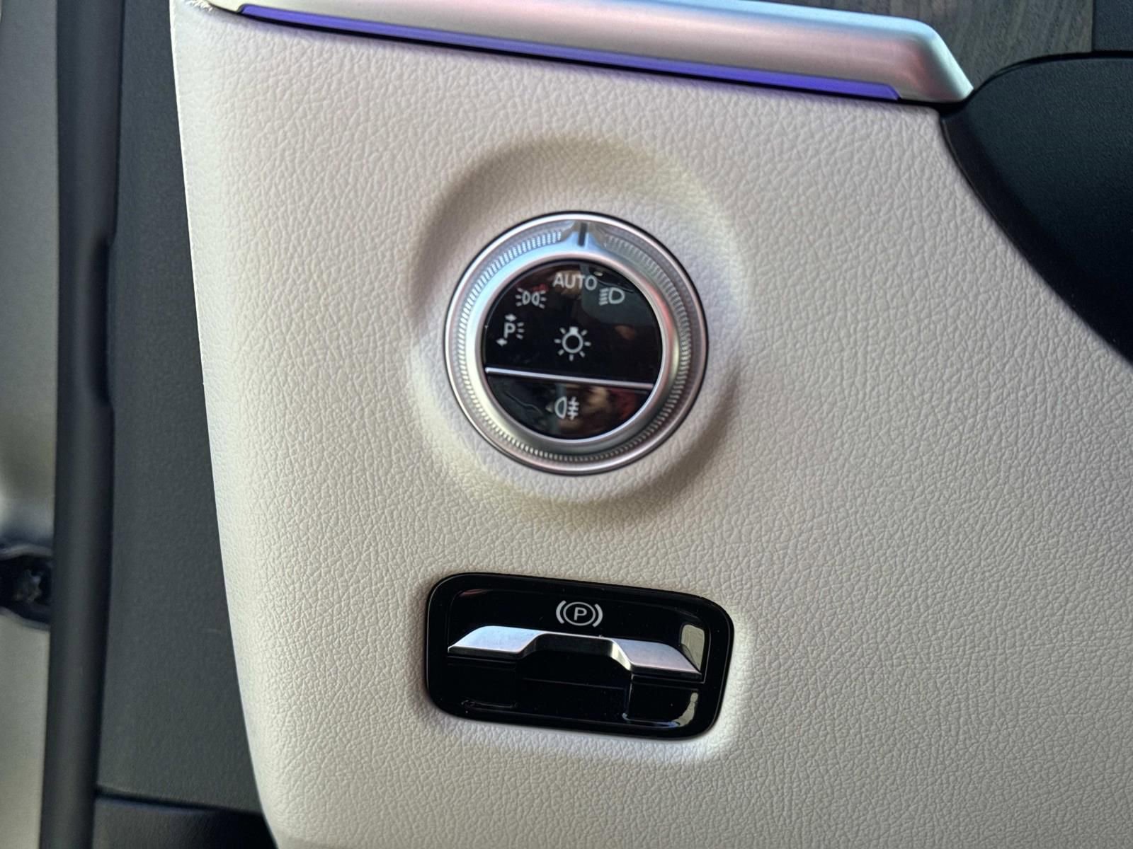 Used 2023 Mercedes-Benz C 300 Sedan image 21