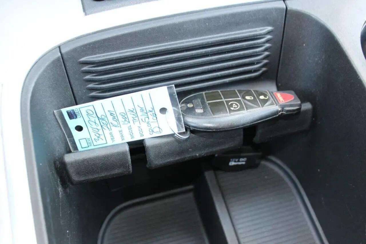 Used 2016 RAM 1500 Big Horn image 22