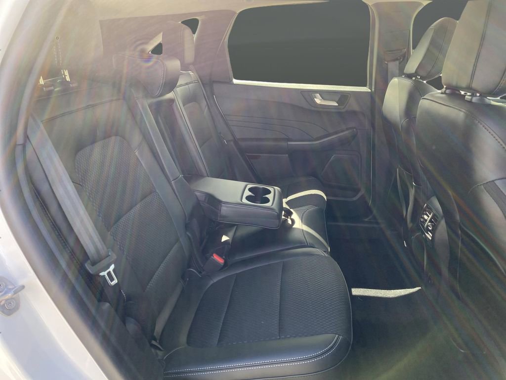 New 2025 Ford Escape SE w/ Class II Trailer Tow Package image 40