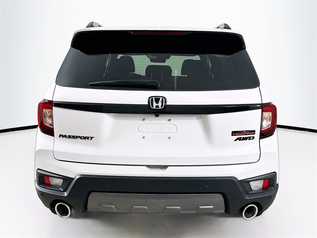 Certified 2025 Honda Passport TrailSport image 2