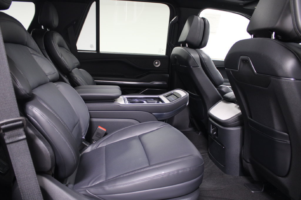 New 2026 Lincoln Navigator Reserve w/ Jet Appearance Package AWD/4WD image 38