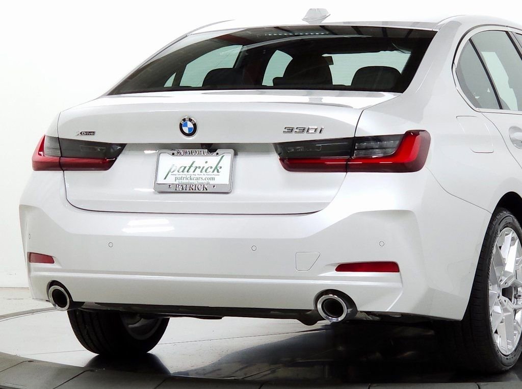Used 2025 BMW 330i xDrive Sedan w/ Convenience Package image 11