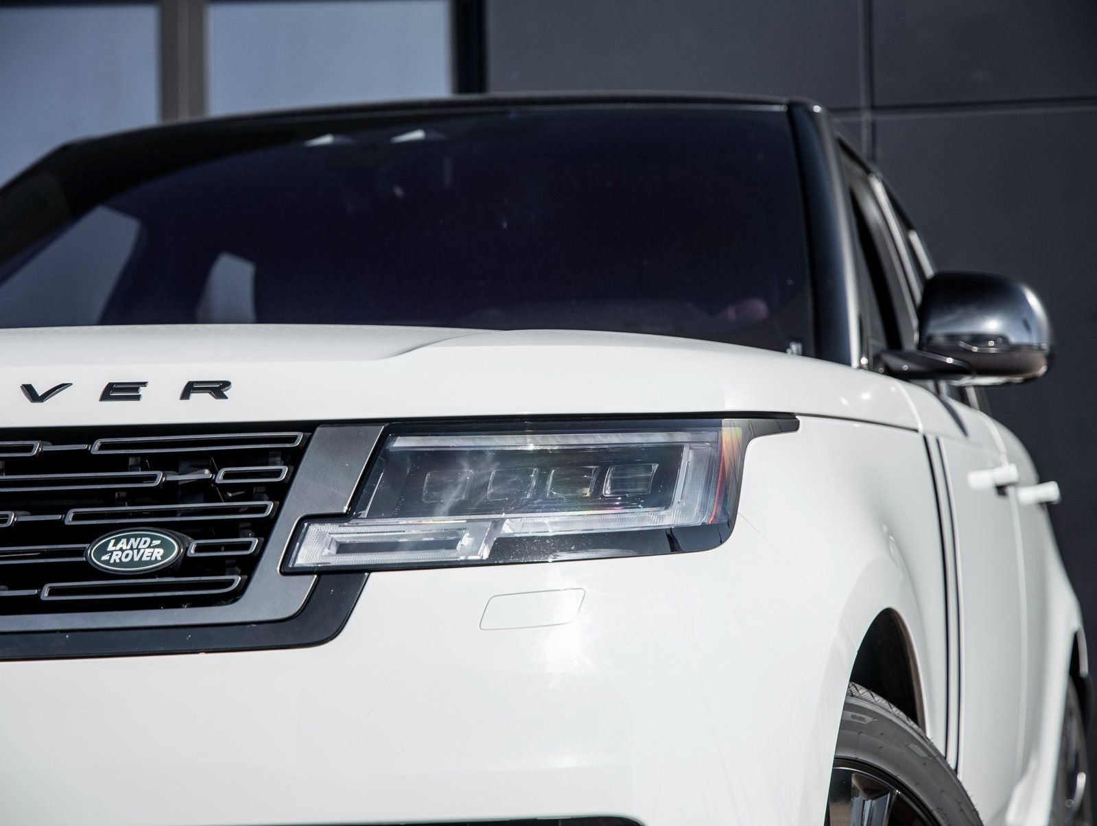 Used 2023 Land Rover Range Rover Autobiography image 13