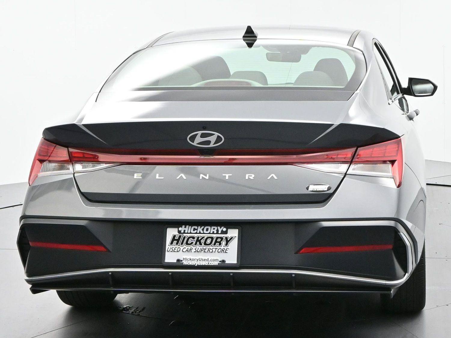 Used 2024 Hyundai Elantra SEL w/ Convenience Package FWD image 6