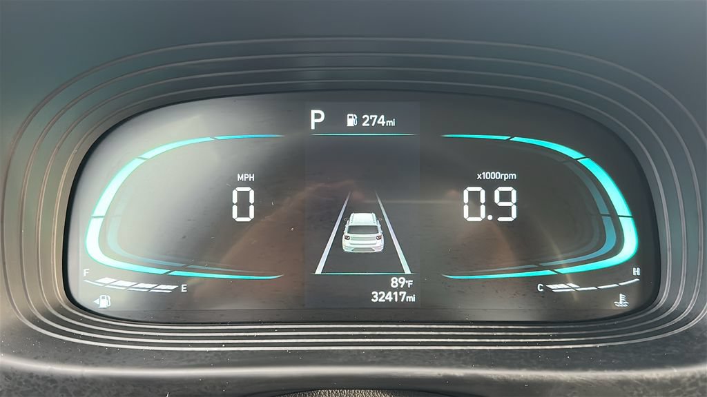 Used 2025 Hyundai Venue SEL FWD image 2