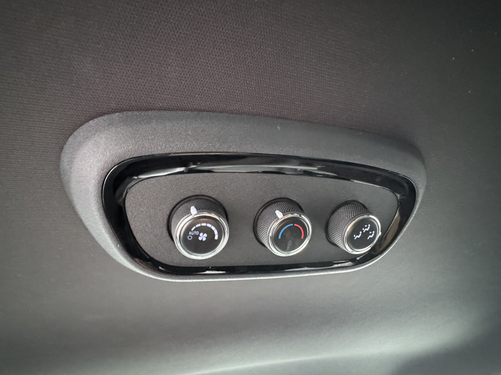 Used 2025 Dodge Durango GT AWD/4WD image 22