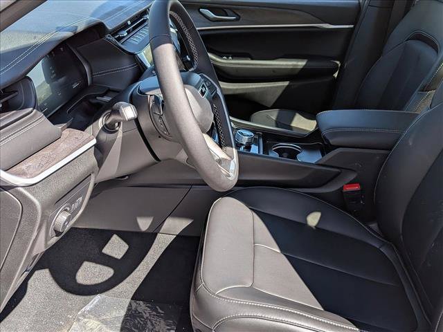New 2026 Jeep Grand Cherokee Limited w/ Limited Altitude Package AWD/4WD image 4