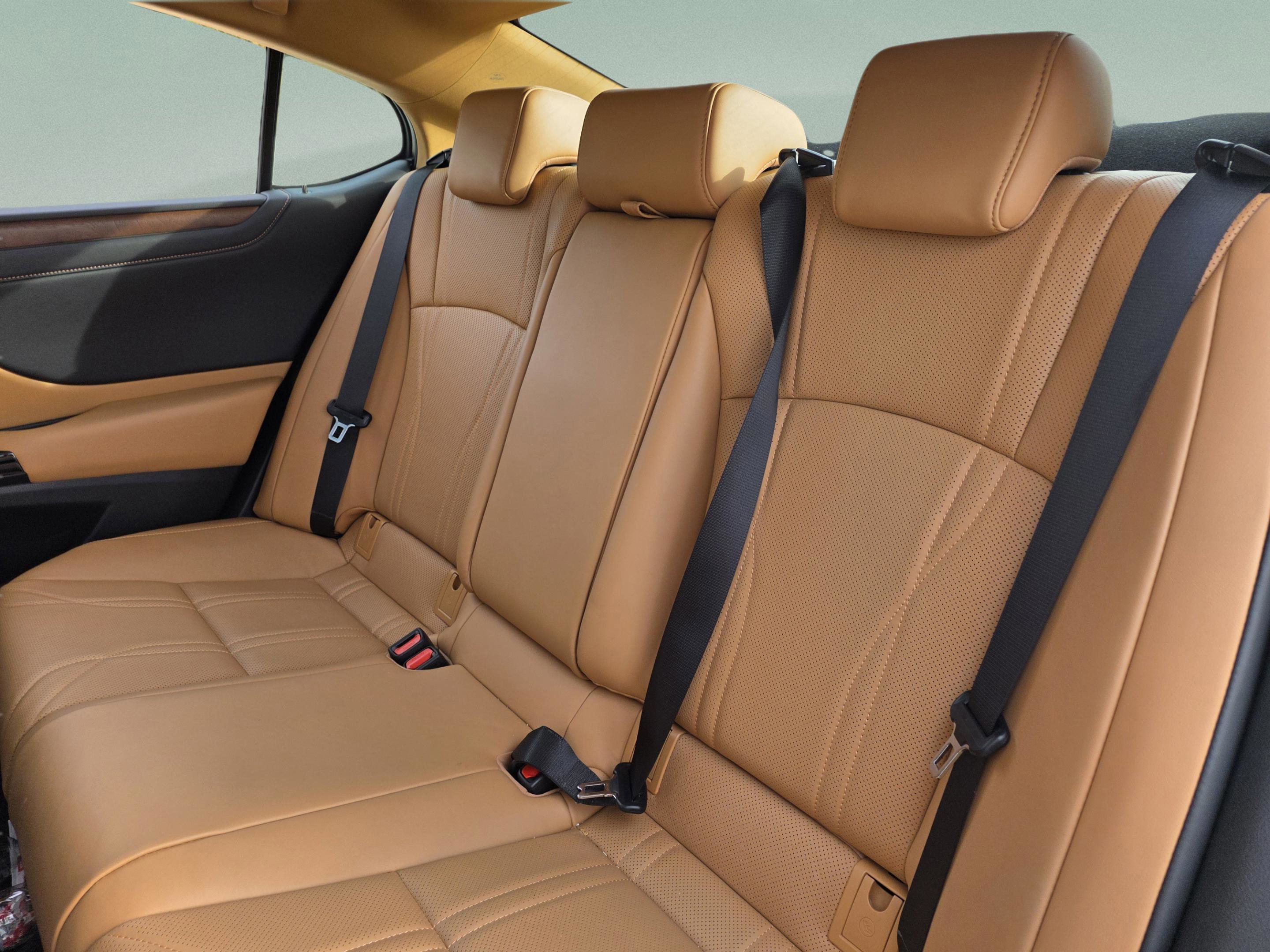 Used 2024 Lexus ES 350 w/ Luxury Package image 21