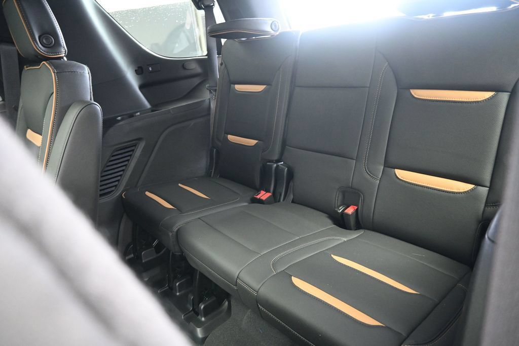 Used 2024 GMC Yukon AT4 w/ AT4 Premium Package AWD/4WD image 19