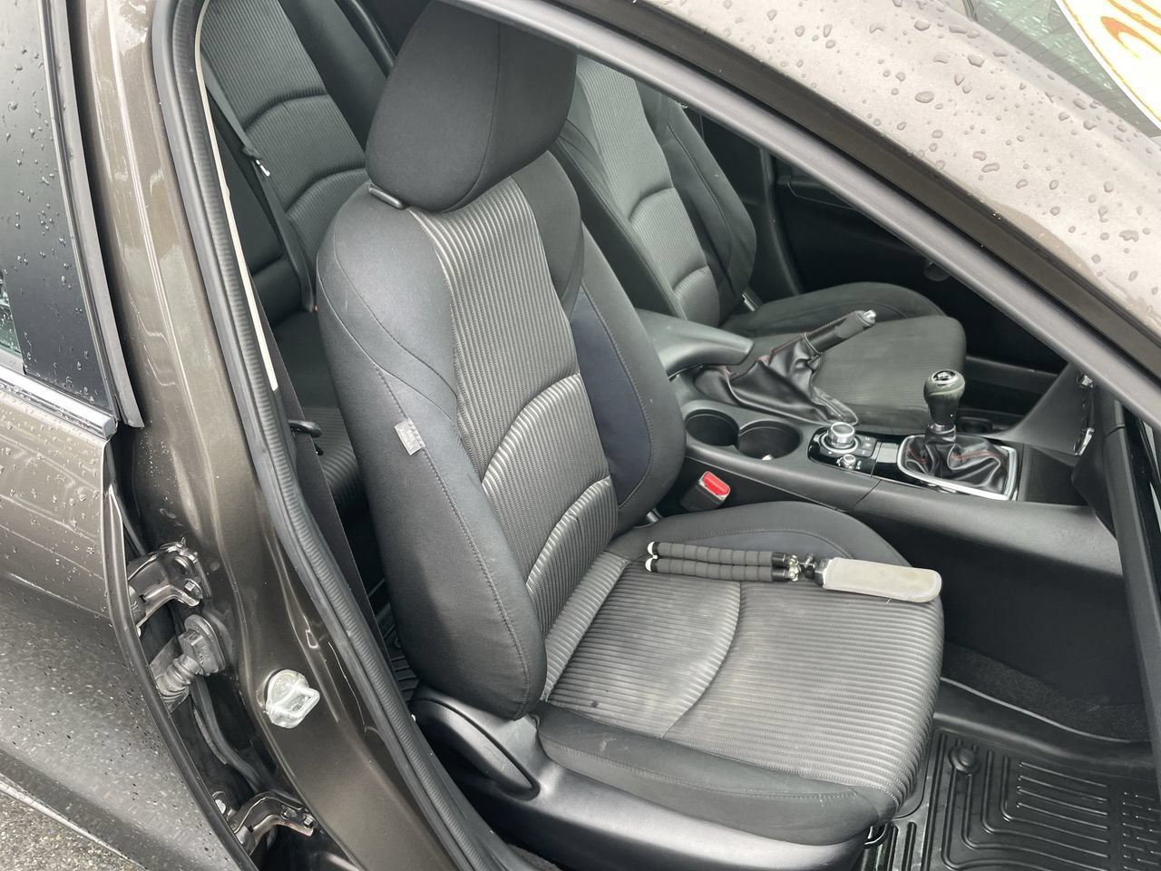 Used 2016 MAZDA MAZDA3 i Touring w/ Popular Equipment Package FWD image 25