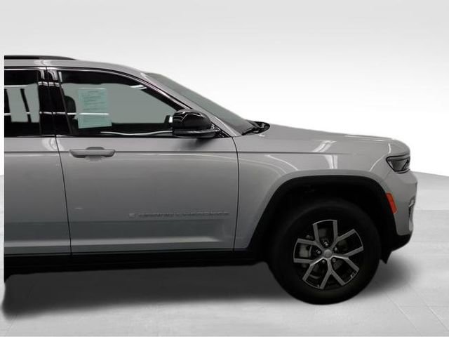 Used 2025 Jeep Grand Cherokee Limited image 19
