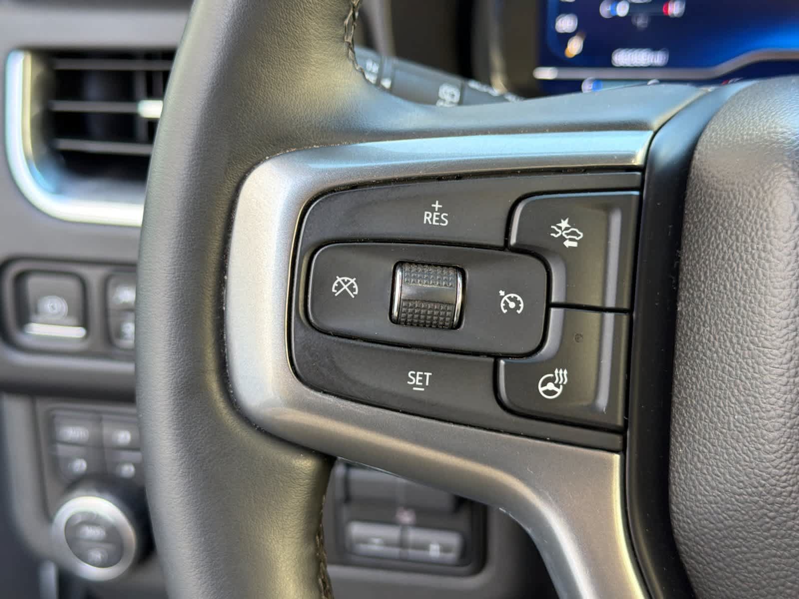Used 2023 Chevrolet Tahoe Z71 w/ Z71 Off-Road Package AWD/4WD image 28