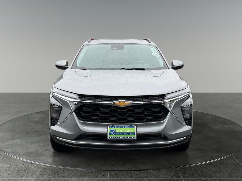 Used 2024 Chevrolet Trax LT w/ Sunroof Package FWD image 2