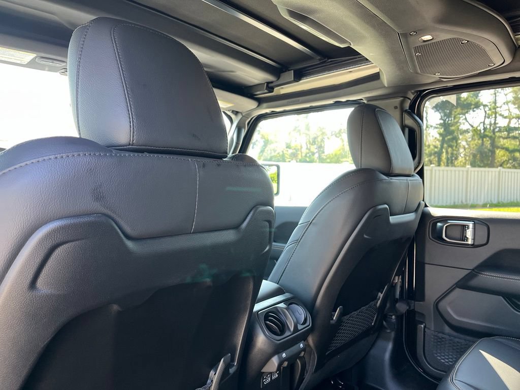 Used 2025 Jeep Wrangler Unlimited Sahara AWD/4WD image 20