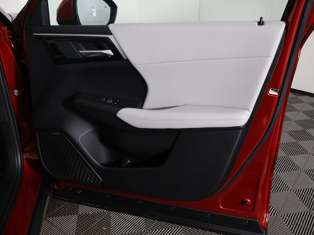 New 2025 Mitsubishi Outlander SE image 27