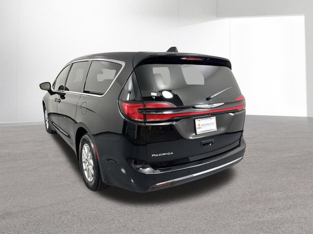 Used 2025 Chrysler Pacifica Select FWD image 31