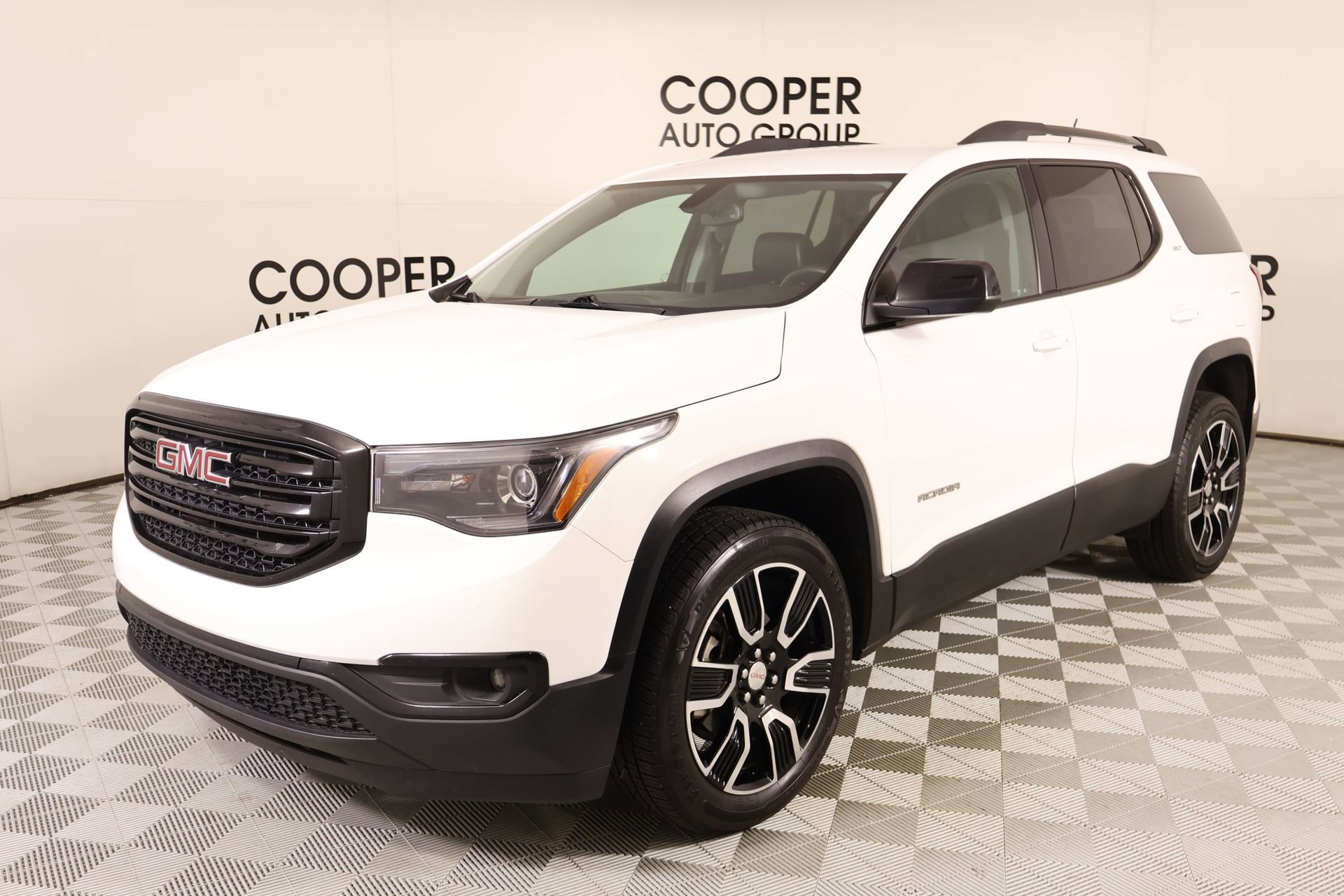 Used 2019 GMC Acadia SLT w/ Black Edition image 10