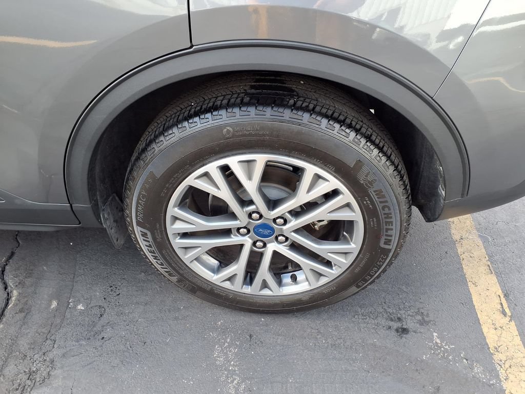 Certified 2022 Ford Escape SEL w/ Technology Package AWD/4WD image 31