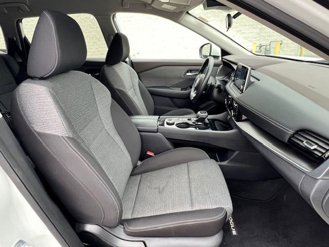 Used 2022 Nissan Rogue SV image 18