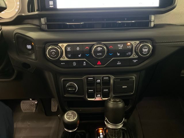 New 2026 Jeep Wrangler Unlimited Sahara w/ Whitecap Package AWD/4WD image 20