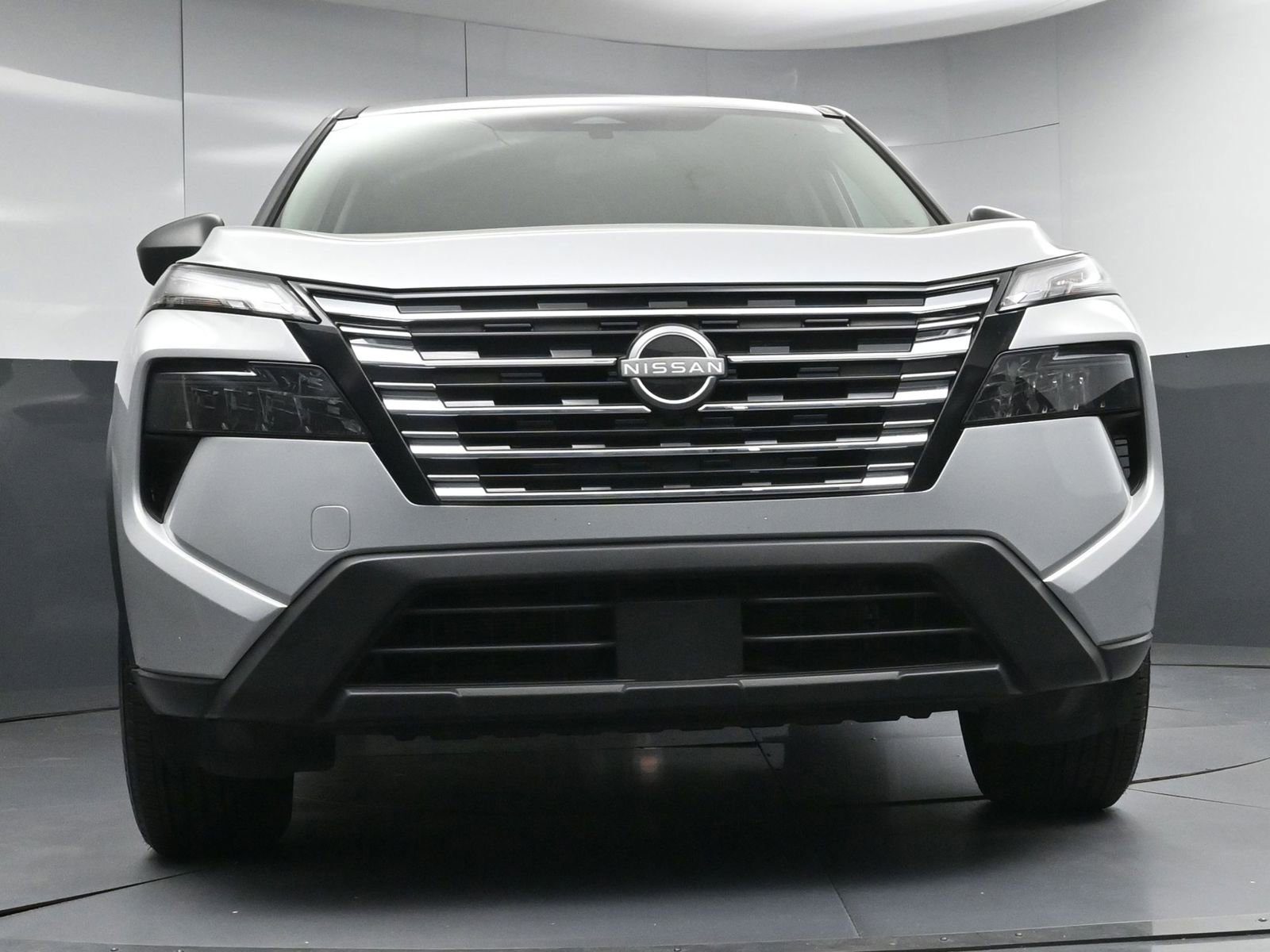 Used 2025 Nissan Rogue S image 20