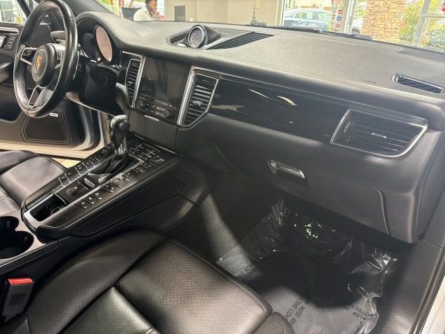 Used 2018 Porsche Macan S w/ Premium Package Plus image 28