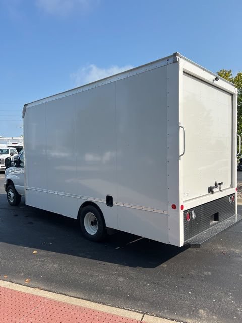 New 2025 Ford E-450 and Econoline 450 Super Duty w/ Driver's Safety Package RWD image 5
