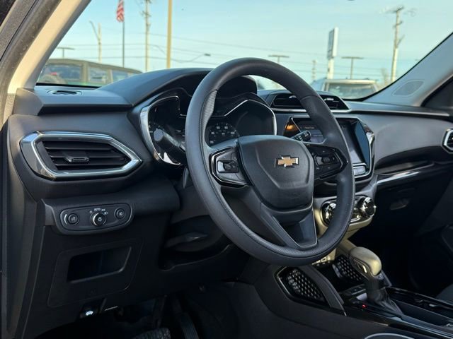 Used 2022 Chevrolet TrailBlazer LT w/ Convenience Package image 11
