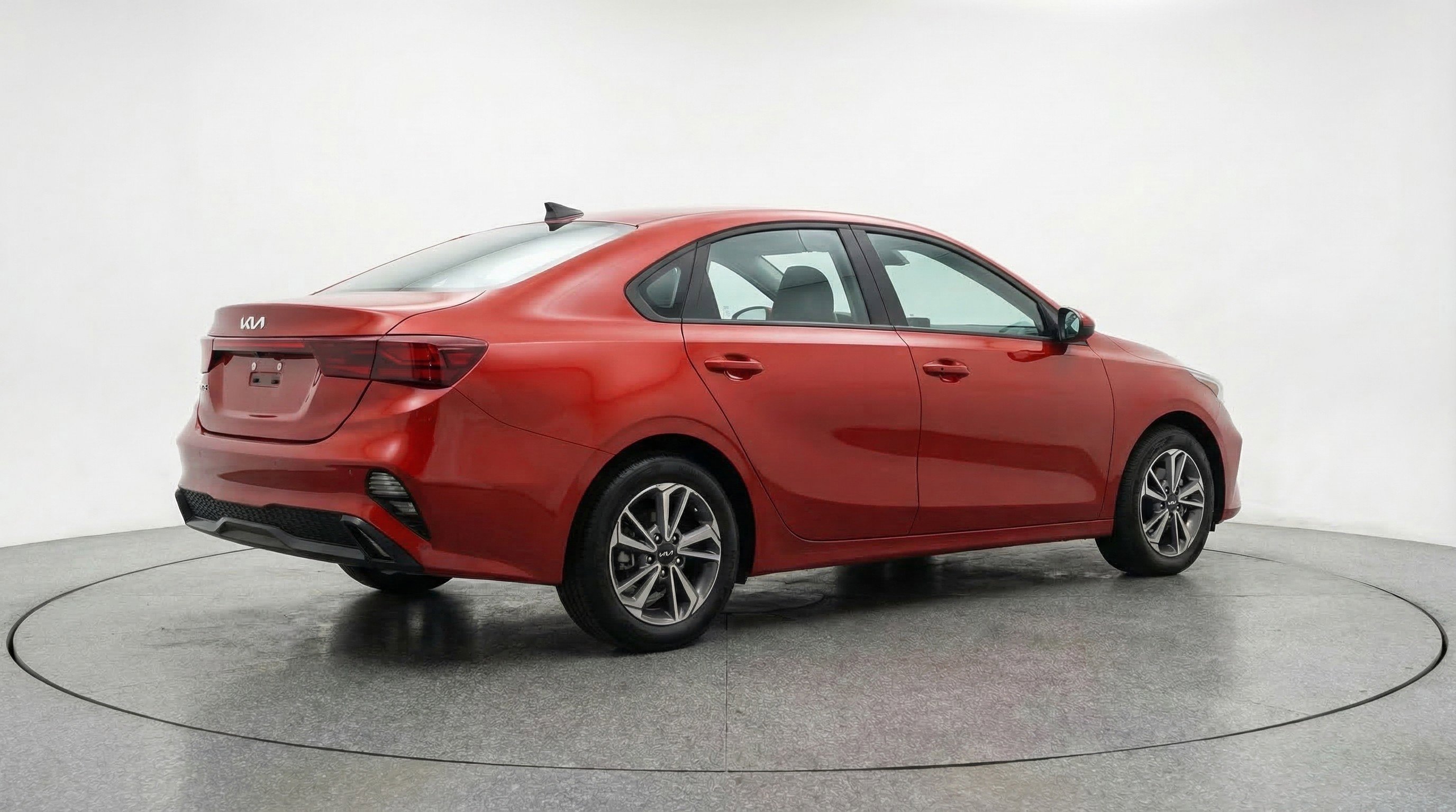 Used 2024 Kia Forte LXS FWD image 9