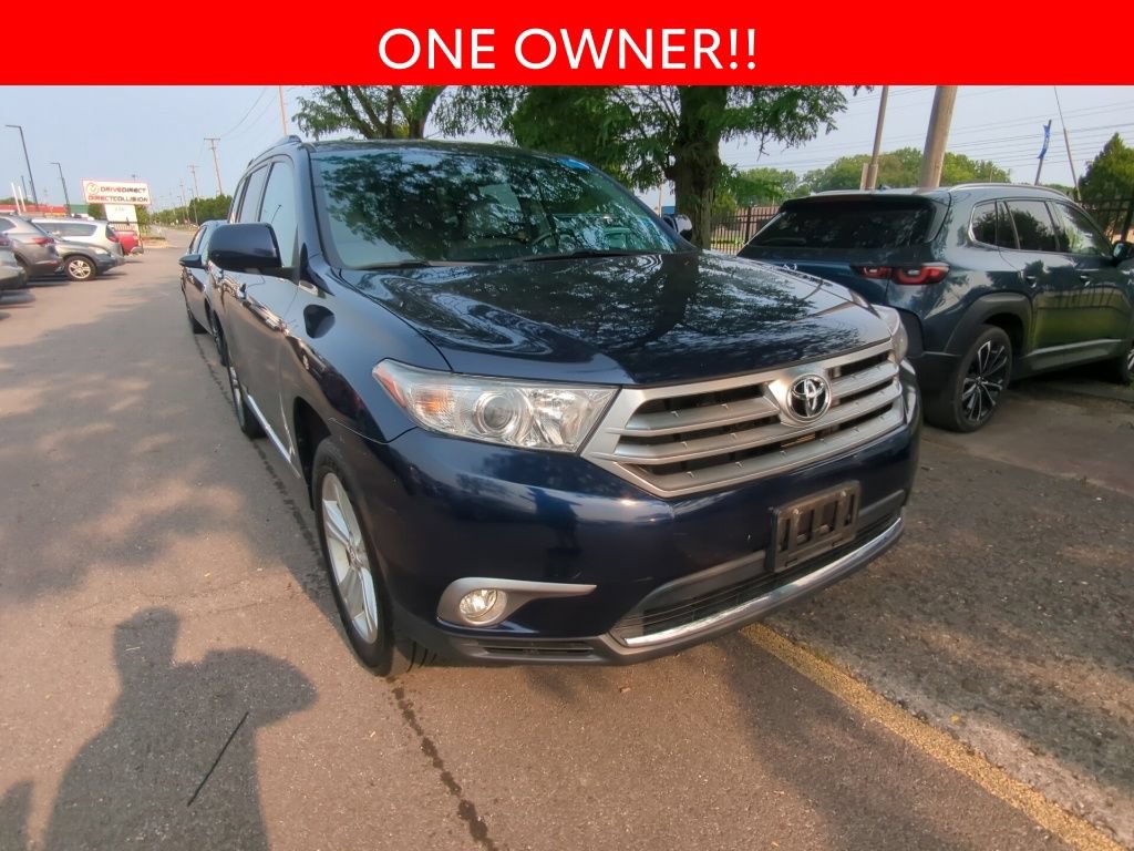 Used 2012 Toyota Highlander Limited w/ Tow Pkg AWD/4WD image 3