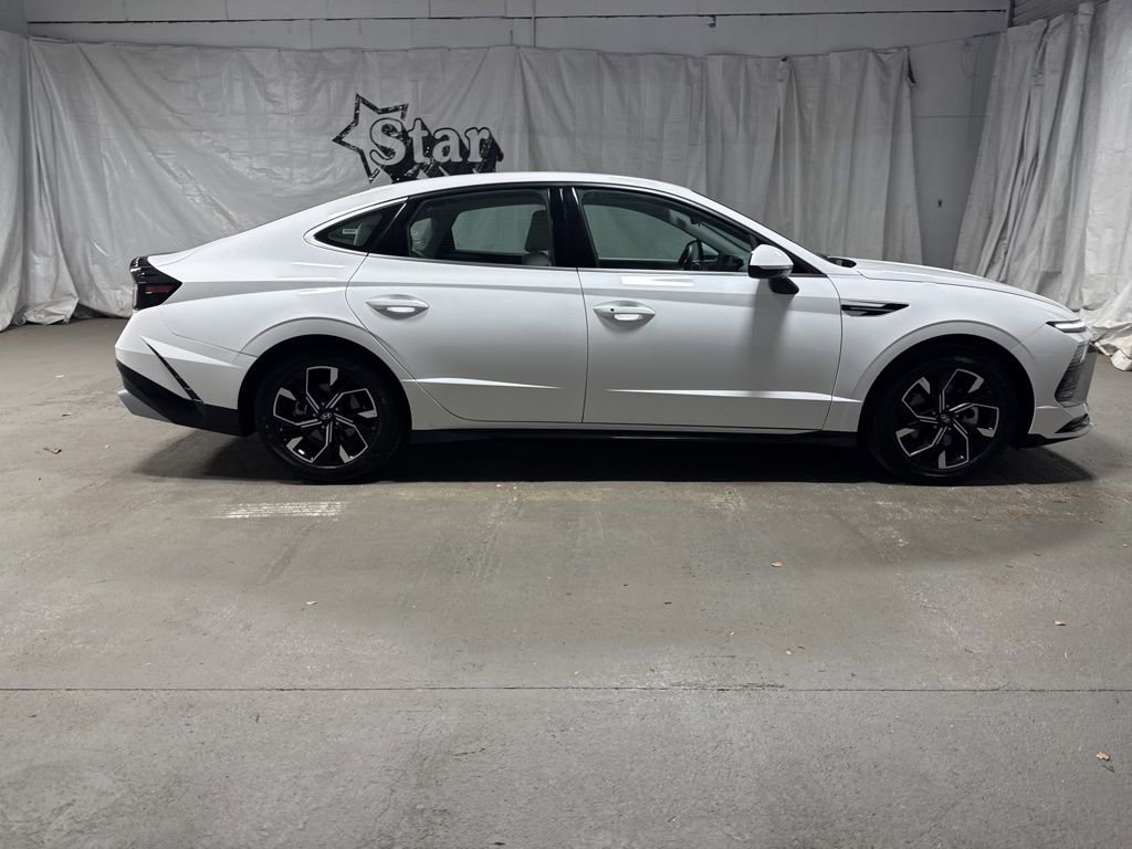 Used 2025 Hyundai Sonata SEL FWD image 8