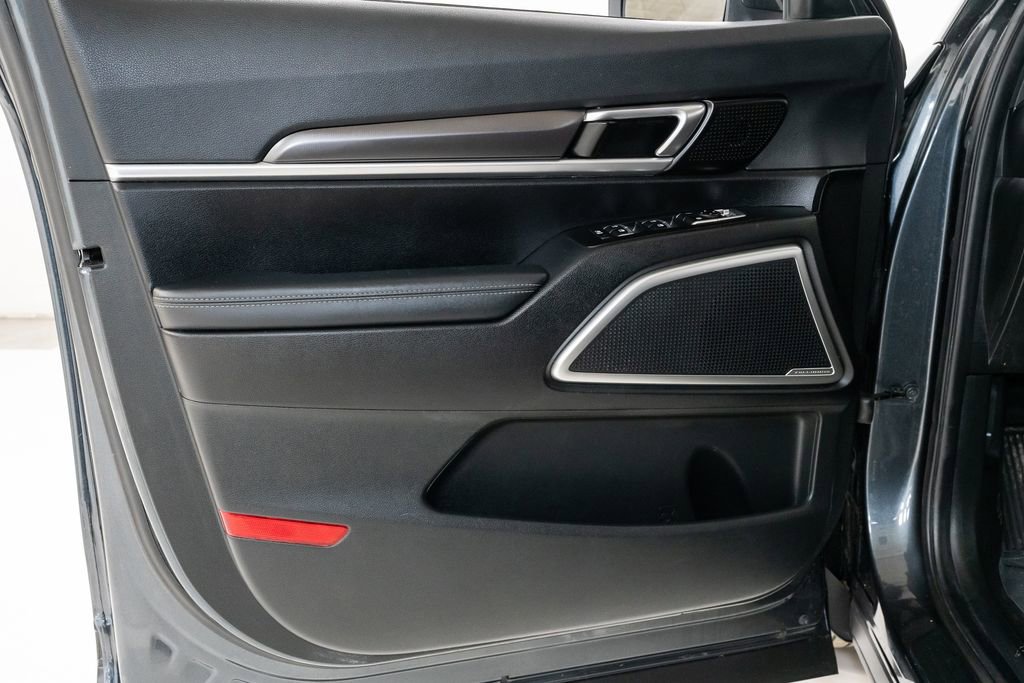 Used 2023 Kia Telluride LX image 8
