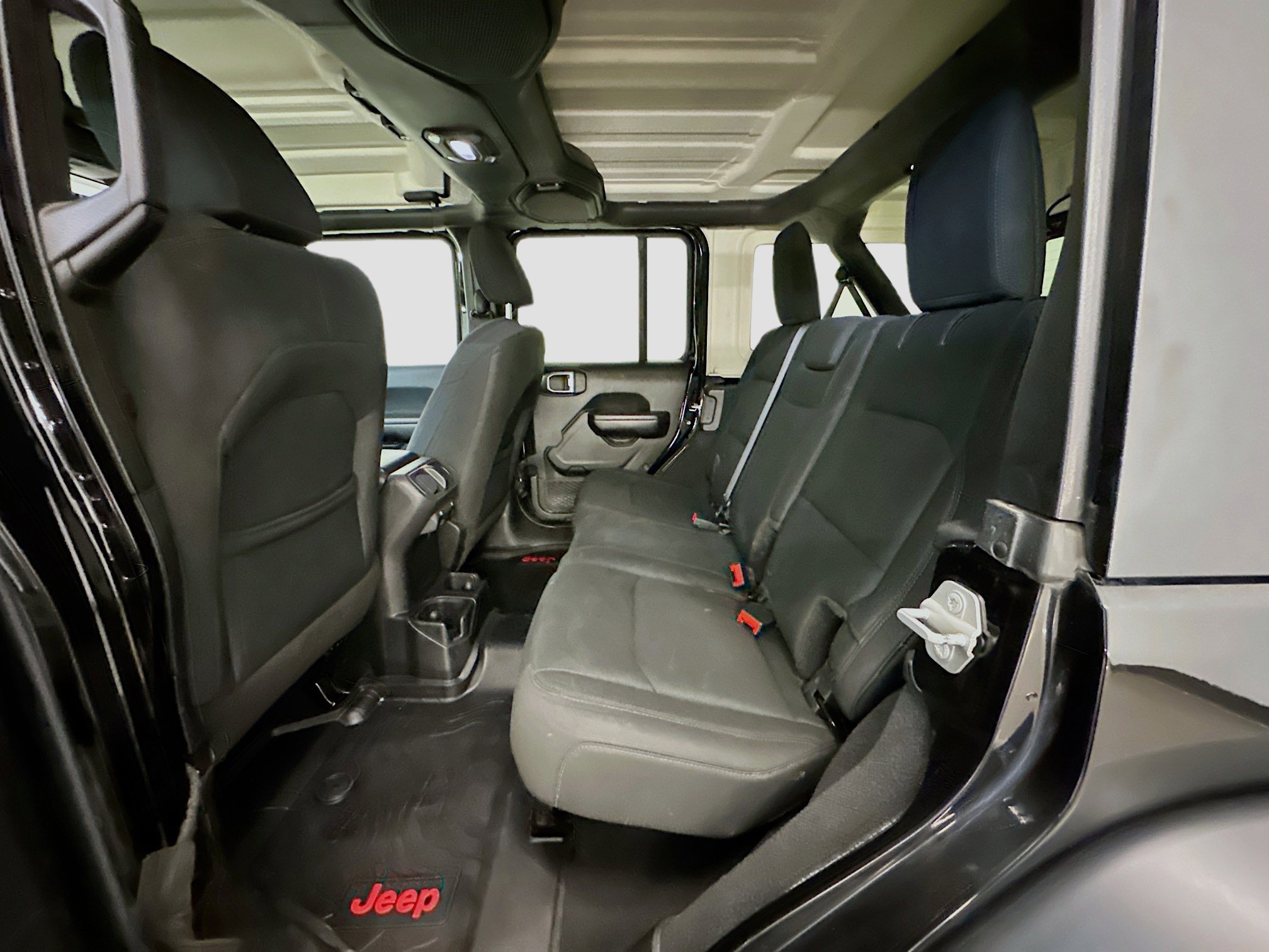 Used 2018 Jeep Wrangler Unlimited Sport S image 28