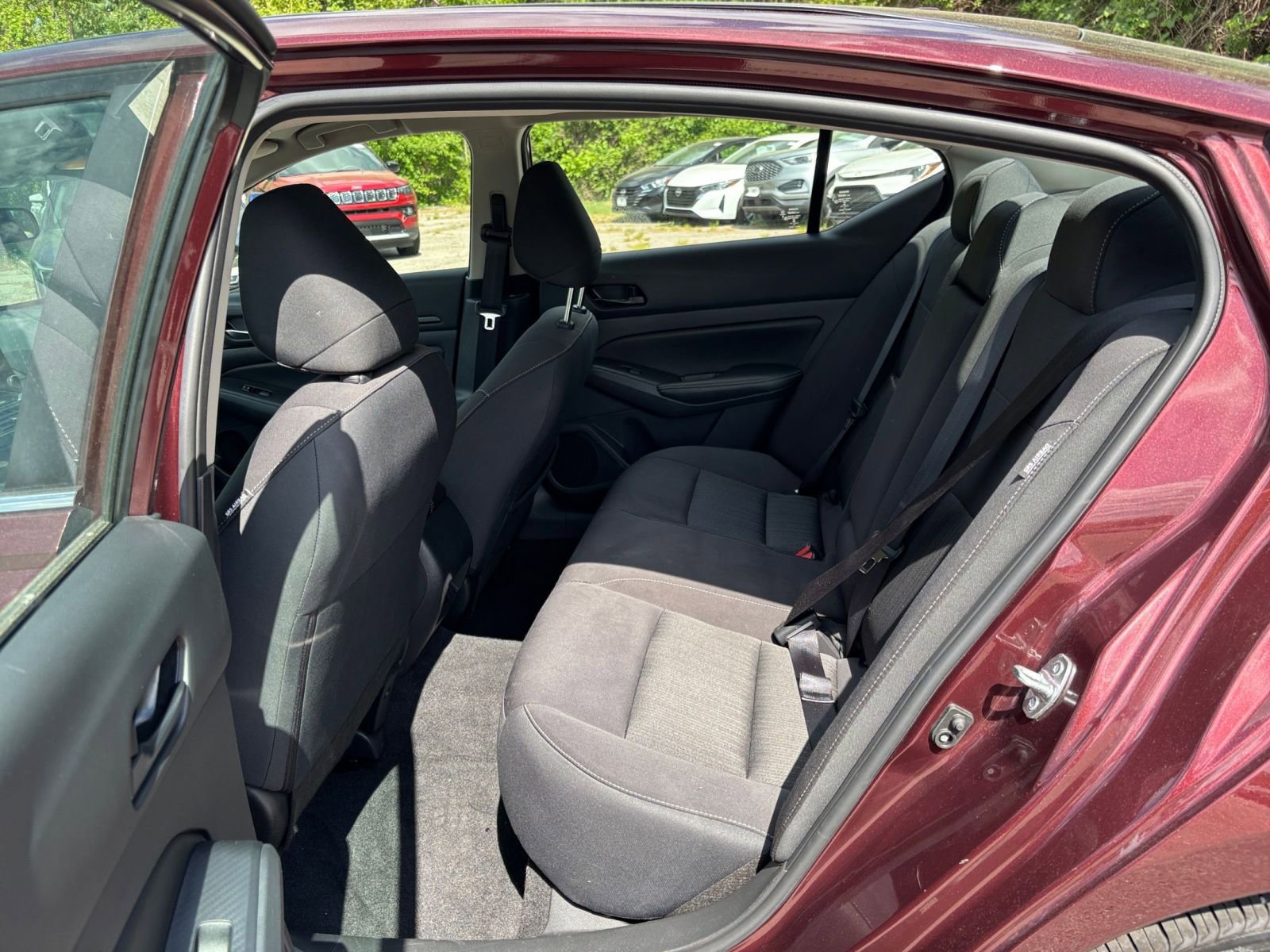 Used 2025 Nissan Altima 2.5 SV image 24