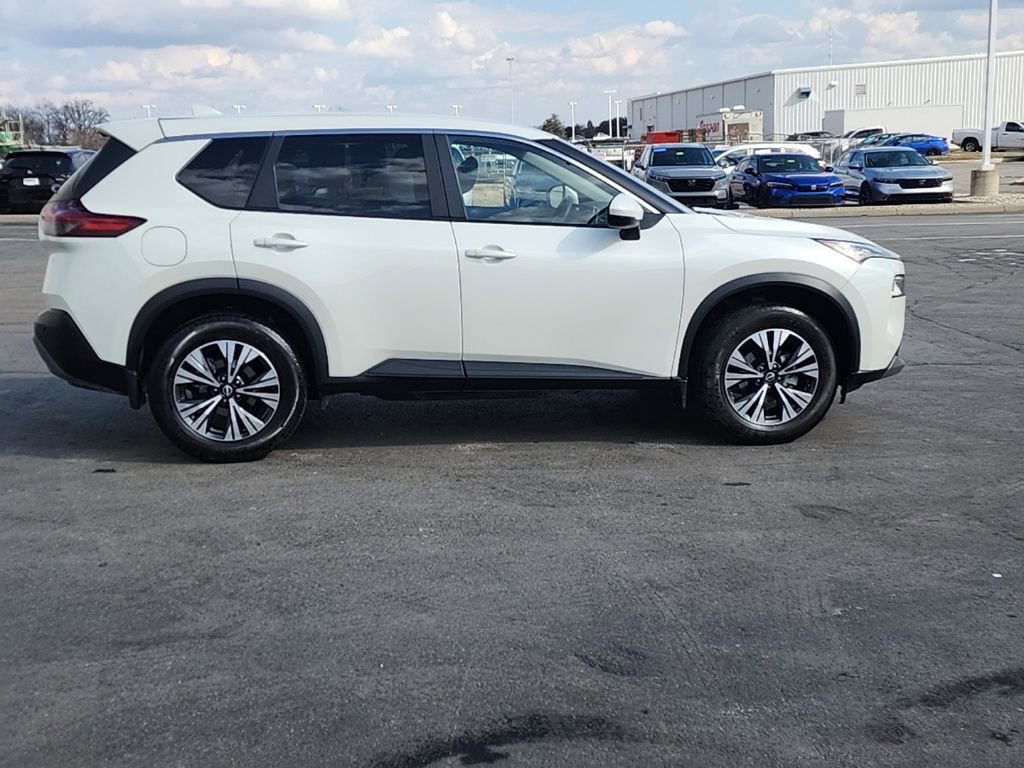 Used 2023 Nissan Rogue SV image 9