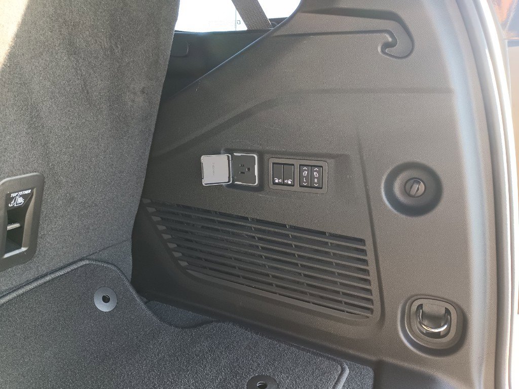 Used 2022 Chevrolet Tahoe RST w/ Sport Performance Package image 8