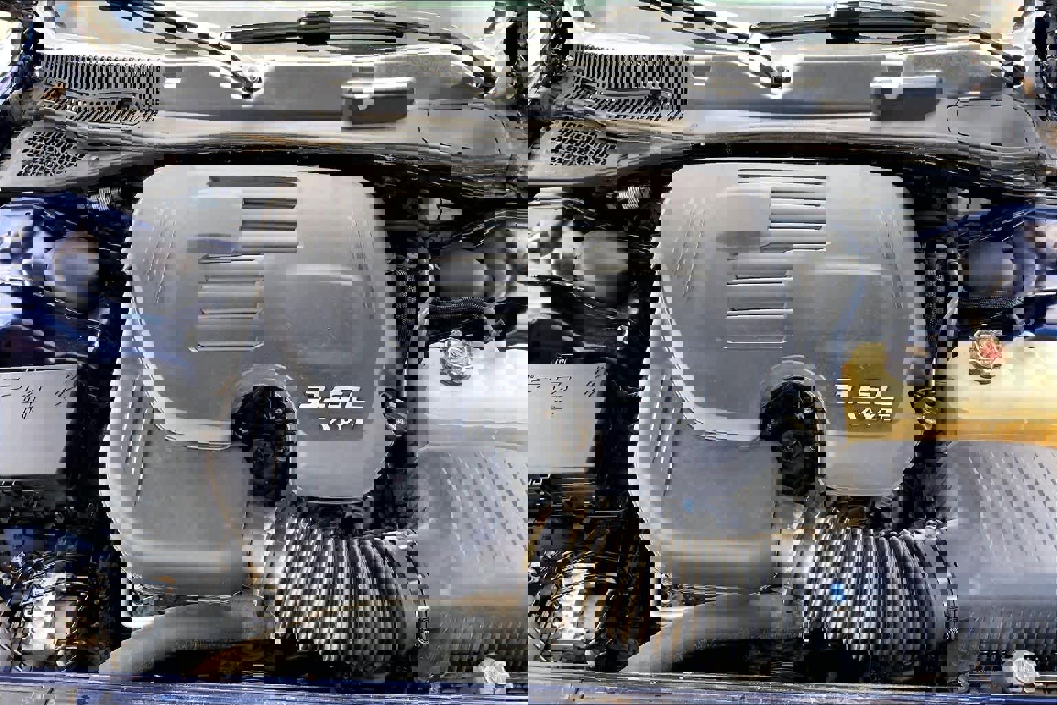 Used 2016 Dodge Challenger SXT image 31