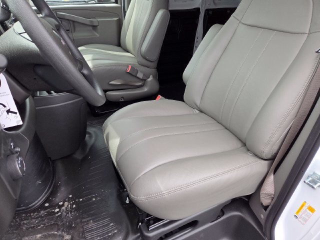 New 2026 GMC Savana 3500 w/ Driver Convenience Package RWD image 26